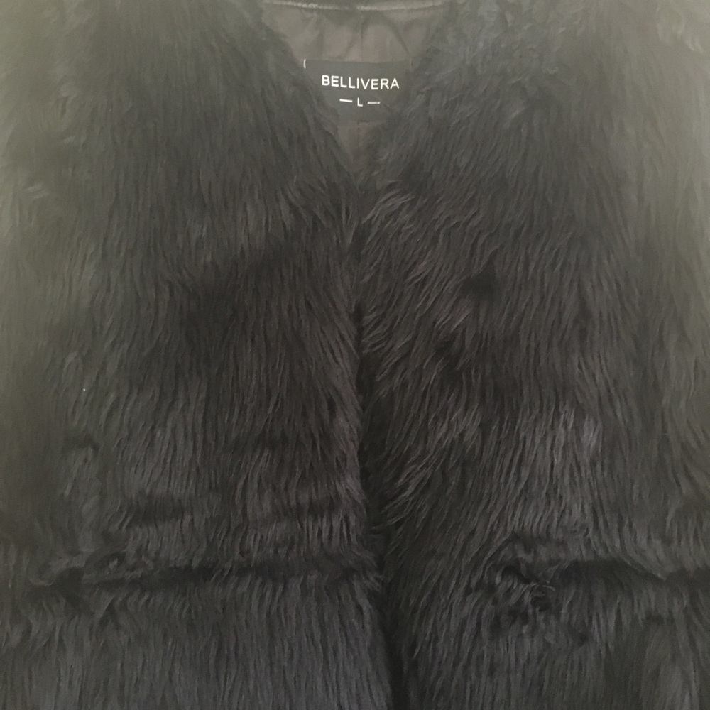 🌼5 for $25🌼Black Faux Fur Vest - Picture 4 of 5
